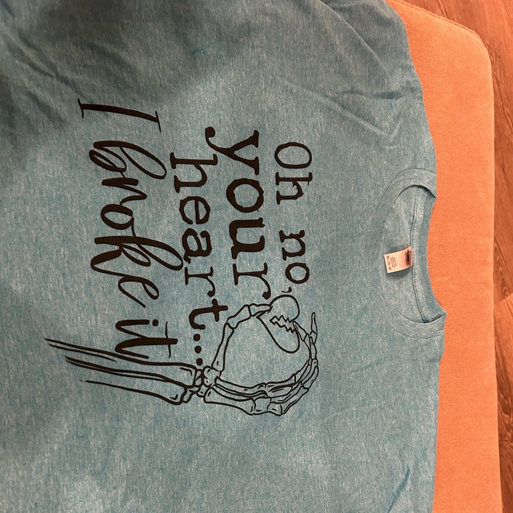 Cute printed t-shirt. Never worn